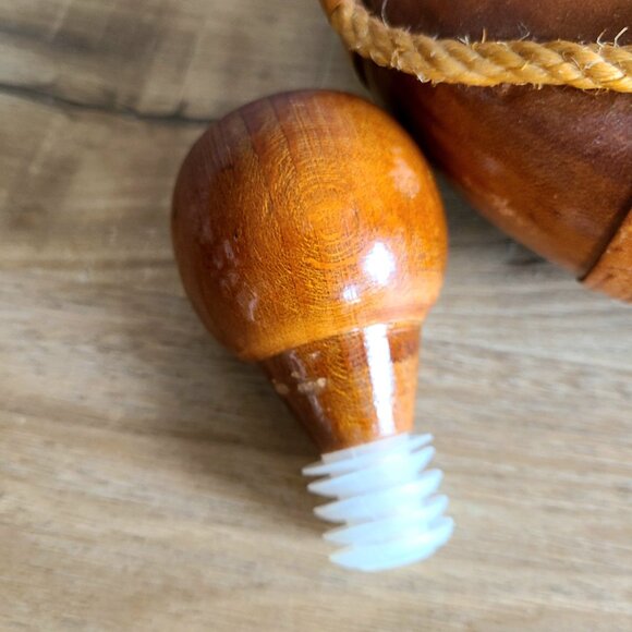 Leather covered glass decanter. Made in Italy. As is. - Picture 7 of 11